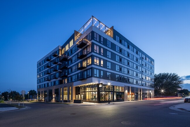 Building Photo - Miro Rental