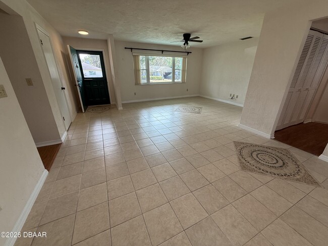 Photo - 117 Cuadro Pl