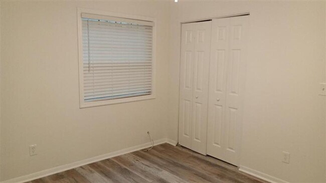 Photo - Modern 2-Bed, 1-Bath Oasis with Central Air and Gourmet Kitchen Unidad P-H3