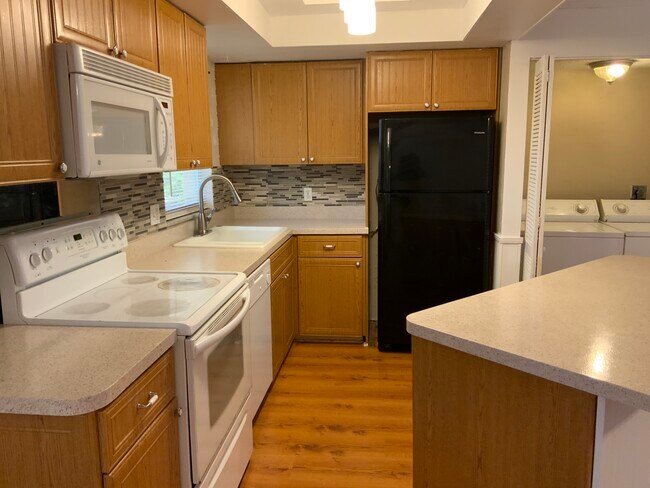 Photo - 3135 Shady Dell Ln Unidad 144