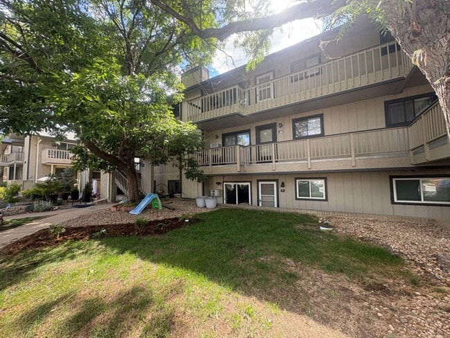 Building Photo - Stylish Ground Level Condo 2 Bedroom 2 Bath! Unit 1