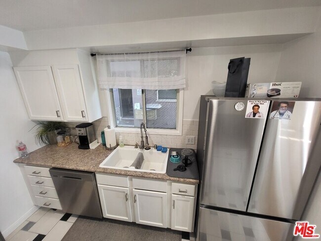 450 Rexford Dr Unit 1