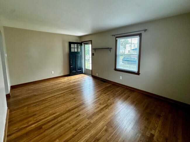 Photo - 2778 Bellwood Ave