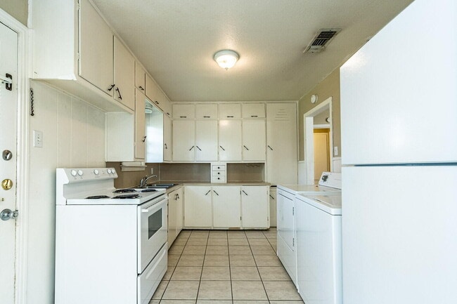 Photo - 5010 38th St
