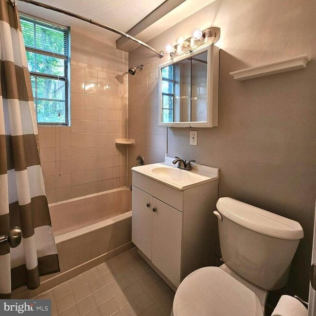 Photo - 1806 Key Blvd Unidad 9476