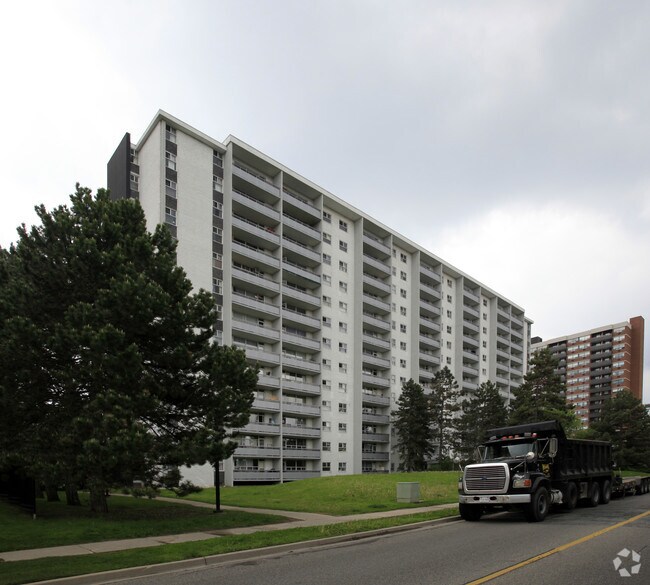 Photo - 105 La Rose Ave