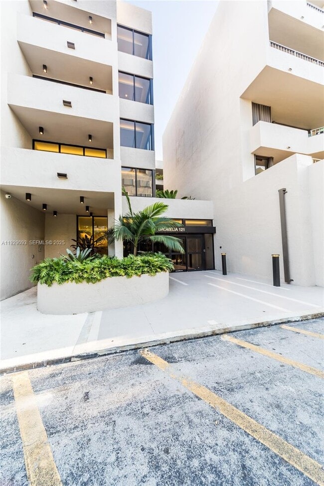 Building Photo - 121 Crandon Blvd Unit 248