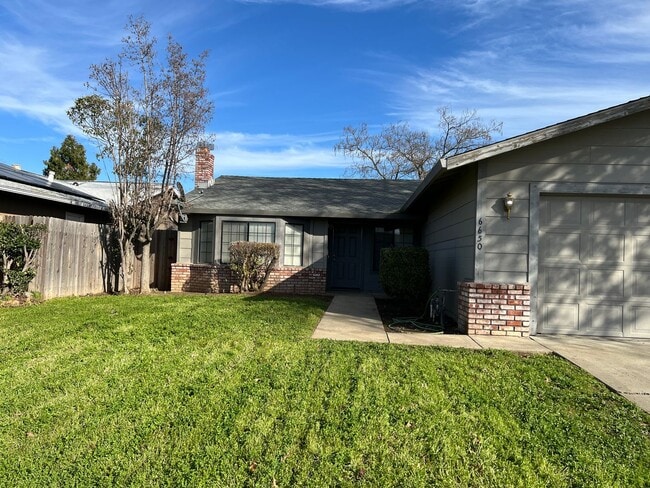 Photo - Available NOW!   Rio Linda 4+2, 2 car garage, won't last long