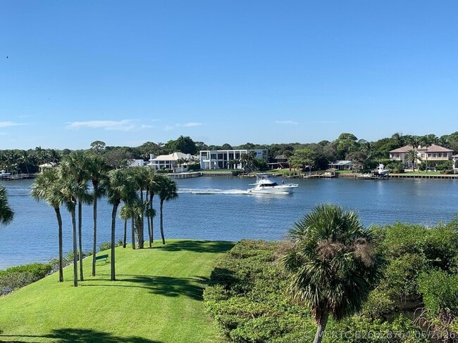 Building Photo - 1701 Marina Isle Way Unit 402