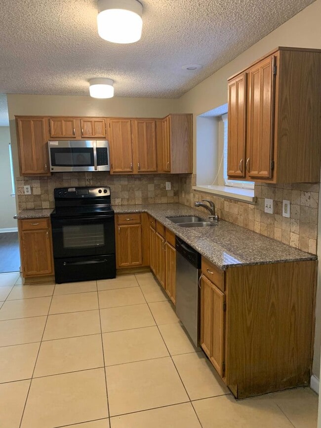 Photo - 2621 Carrington Ln