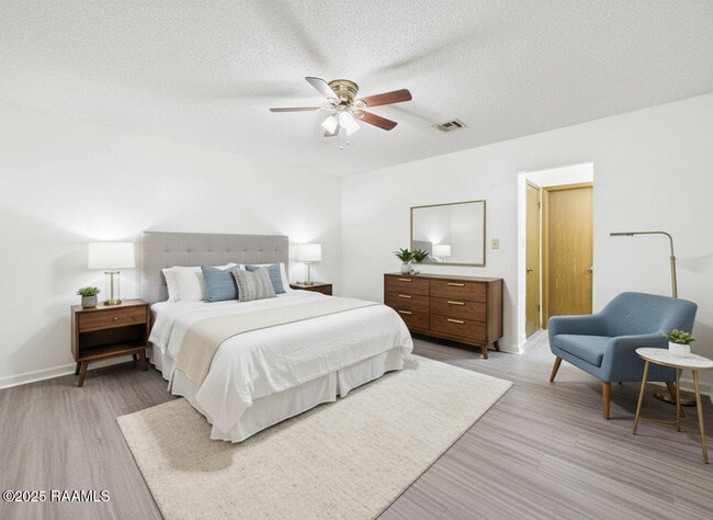 Photo - 108 Shekel Dr