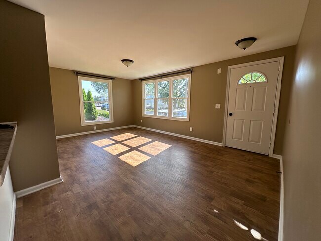 Photo - 110 Scott St