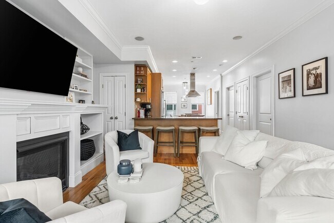 Photo - 180 Gold St Unit 5