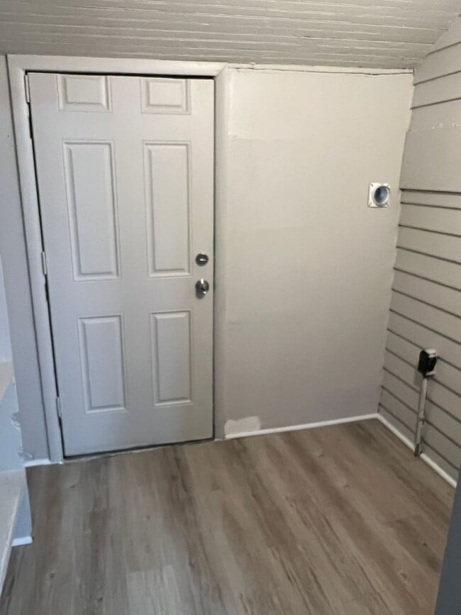 Photo - 1247 W Lee St Unit 1247 W Lee St