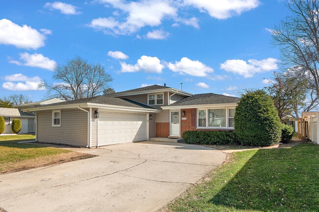 Building Photo - 9313 W 147th St