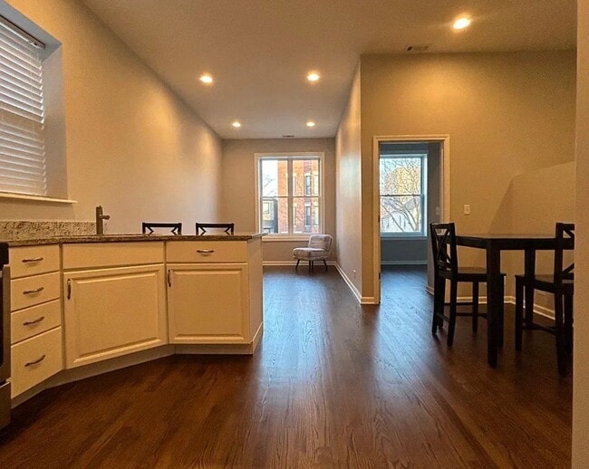 Photo - 3232 S Wells St Unidad Apt 2F