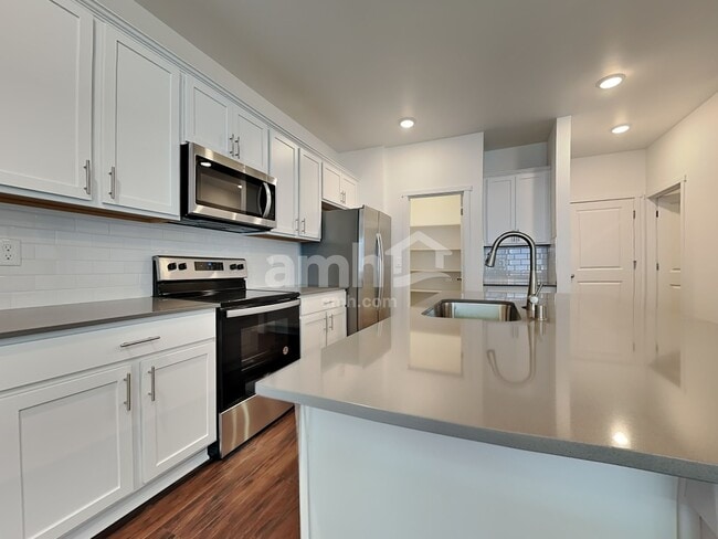 Photo - 8043 Dagny St SW