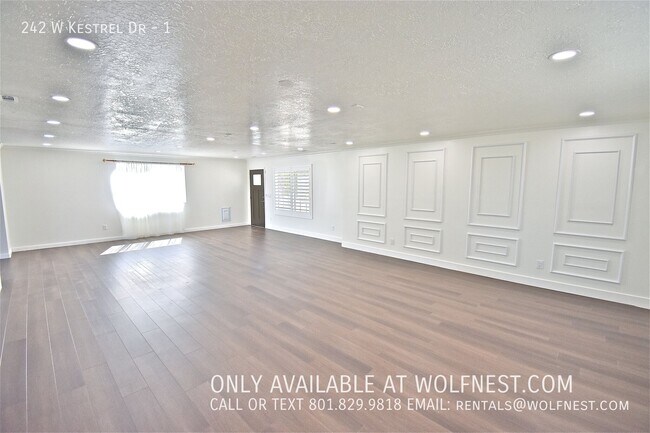 242 Kestrel Dr Unit 1