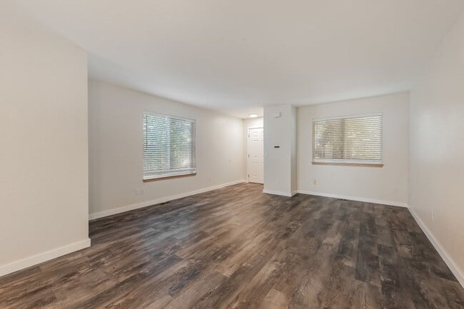 Photo - 4019 E 2nd Ave Unidad 1