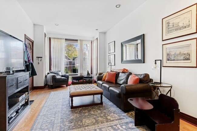 Building Photo - 1818 N Albany Ave Unit 1