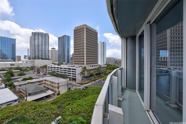 Photo - 1296 Kapiolani Blvd Unidad Moana Pacific Luxury 3BR Condo