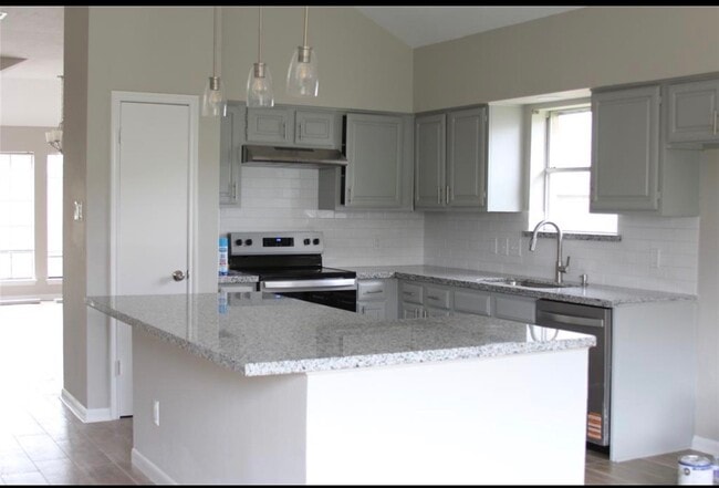 Photo - 2511 Castle Pl