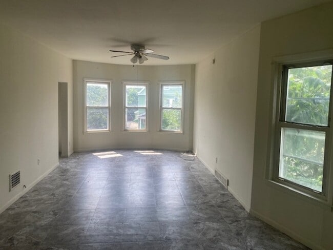 Building Photo - 75 Baxter St Unit #2 Rental