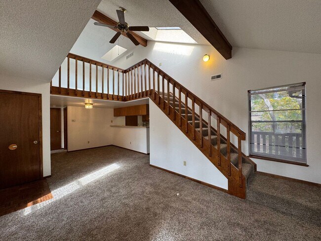 Photo - Open and bright top floor 2BD/2BA Condo wi...