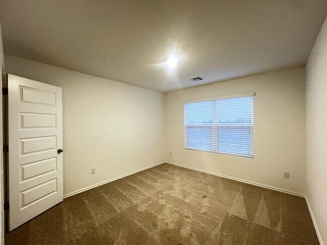 Photo - 620 SW 11th St