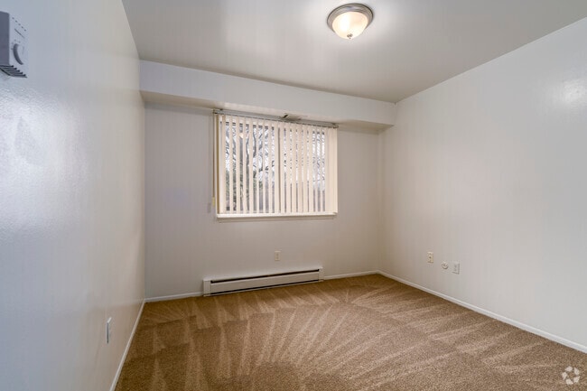 The Summit 2BR, 1BA - 1,120SF - Bedroom