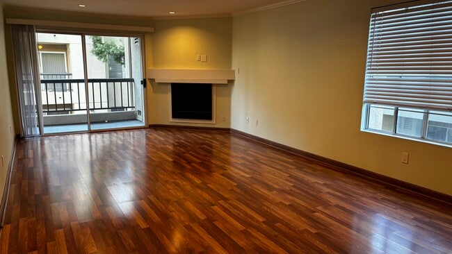 Photo - 21500 Burbank Blvd Unit 215