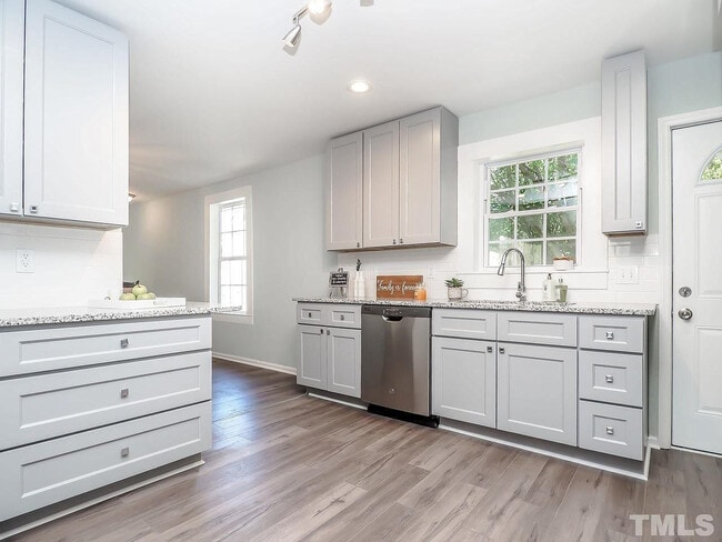 Photo - Room in House on Chester St