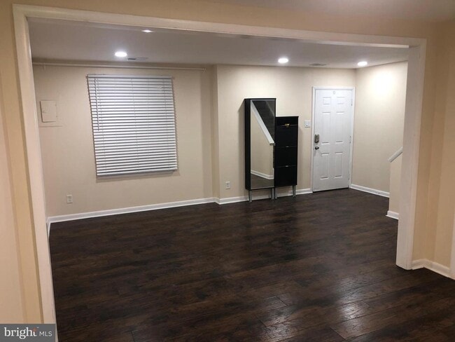 Building Photo - 13013 Townsend Rd