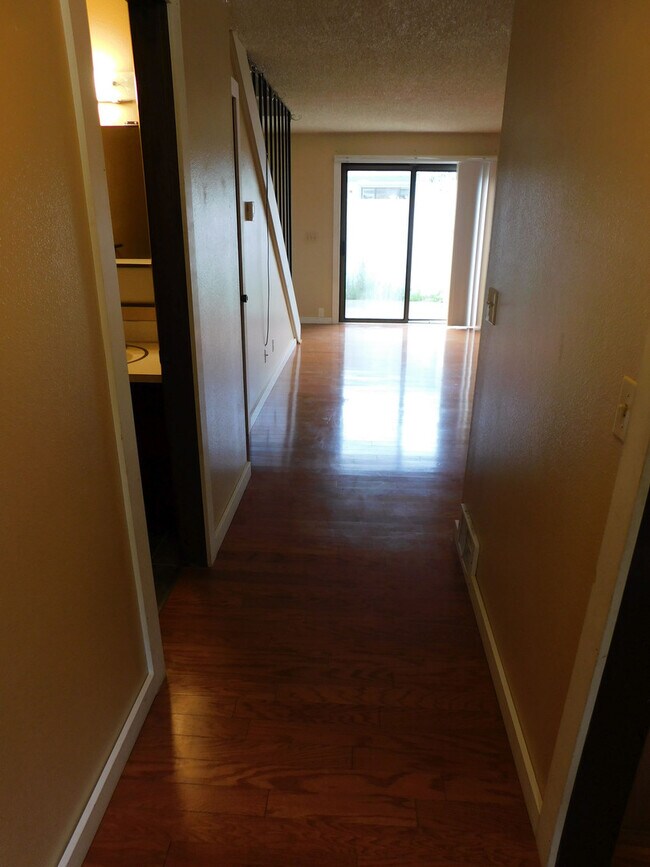 Photo - Beautiful 2 Bedrrom, 1.5 Bathroom Condo