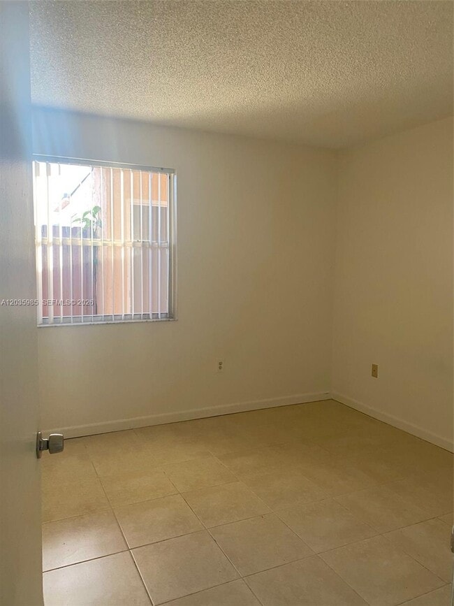 Photo - 15695 SW 82nd Cir Ln Unidad 1-5