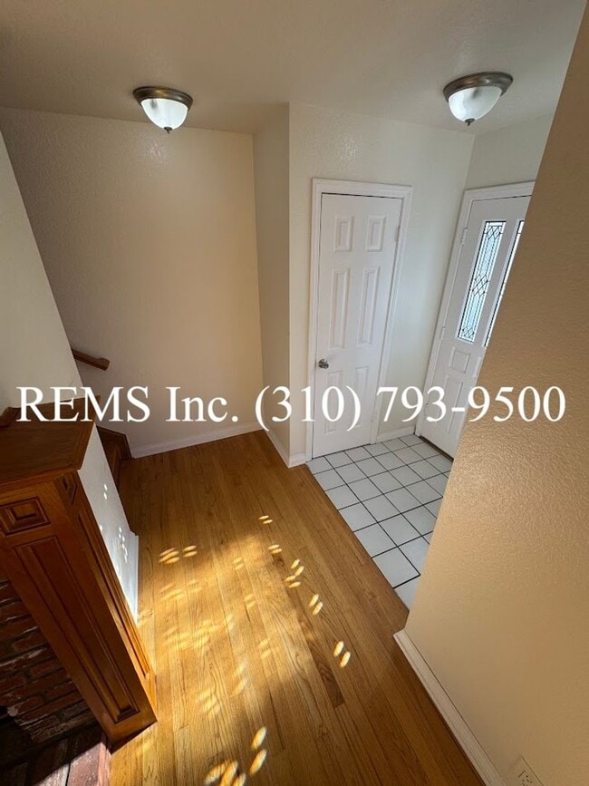 Photo - Spacious Townhome with Garage & Laundry in...