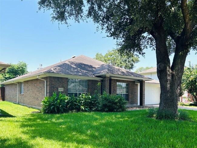 Photo - 1404 Helmsley Dr