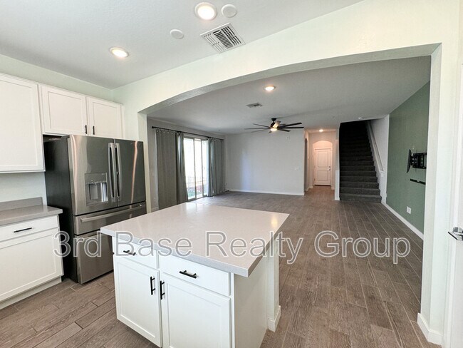 Photo - 1823 N 209th Ave