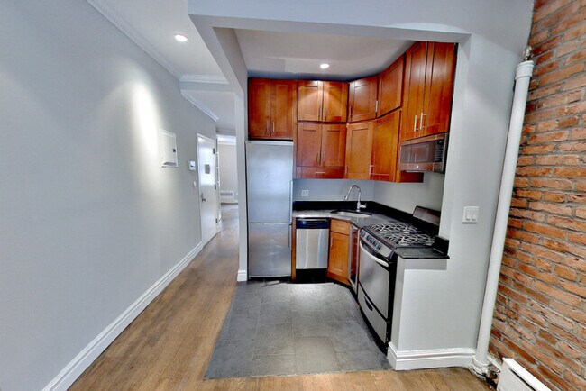 Photo - 1373 1st Ave. Apartamento Unidad 5
