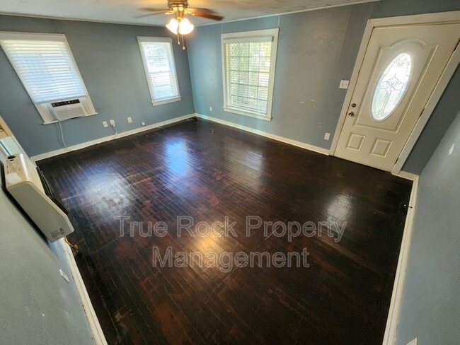 Photo - 511 E 14th St
