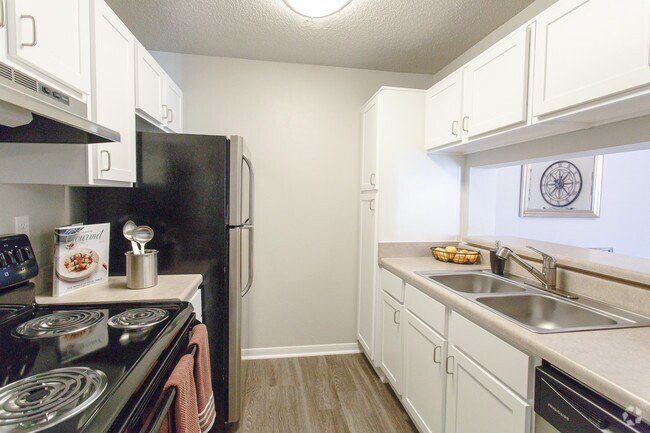 2BR, 2BA - 1101SF - Kitchen