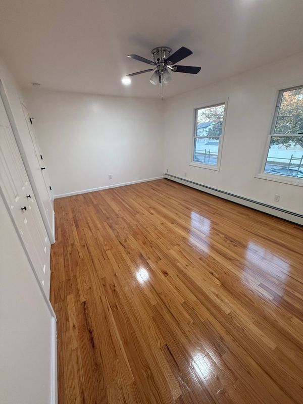 Photo - 2054 Grove St