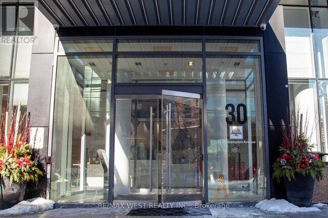 Photo - 30 Roehampton Ave Unit 1005