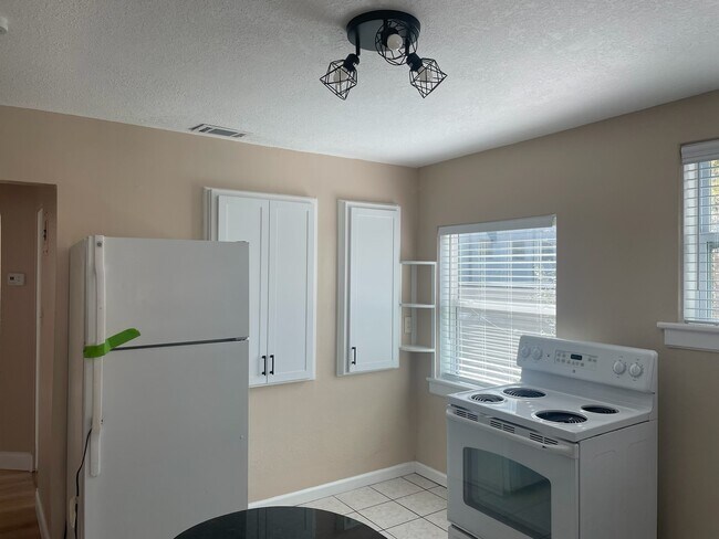 14 S Summerlin Ave