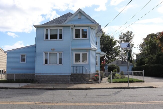 Photo - 1740 Rodman St Unit 2