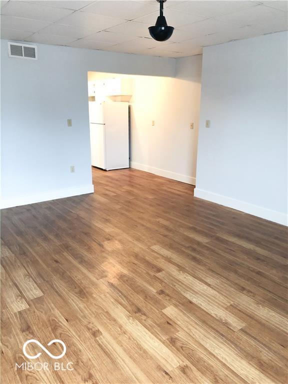 Photo - 106 S Market St