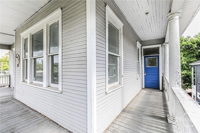 Photo - 316 W 40th St