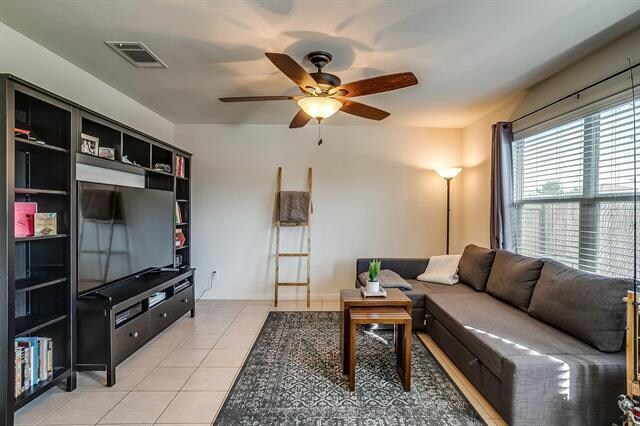 Photo - 605 Hidden Dale Dr