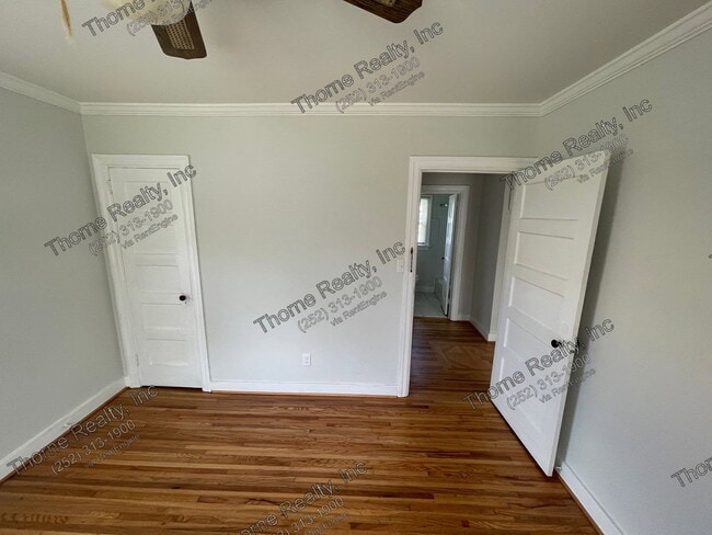 2233 Oak Dr