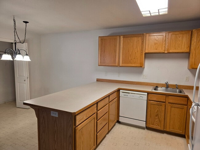 Photo - 931 NE Hidden Valley Dr